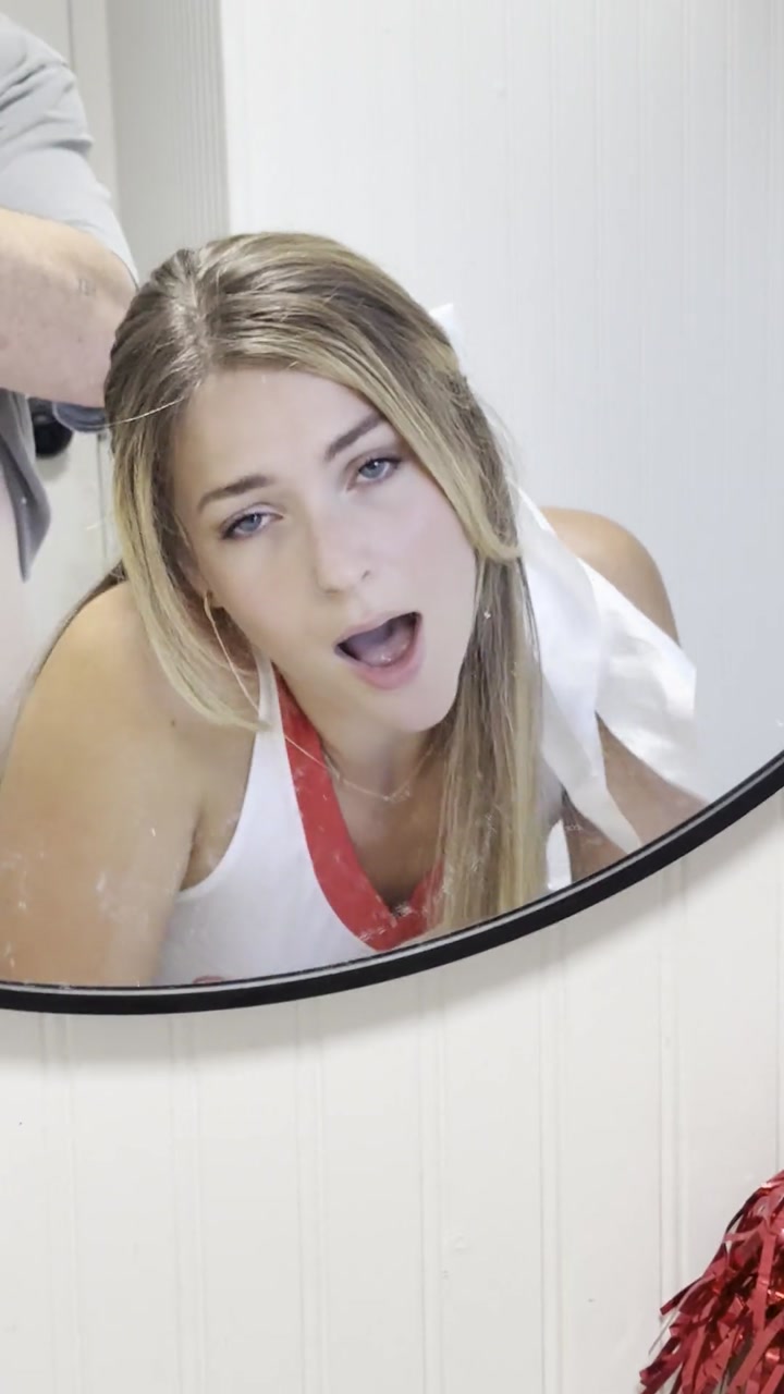 Cheerleader wants a quickie before the Halloween party