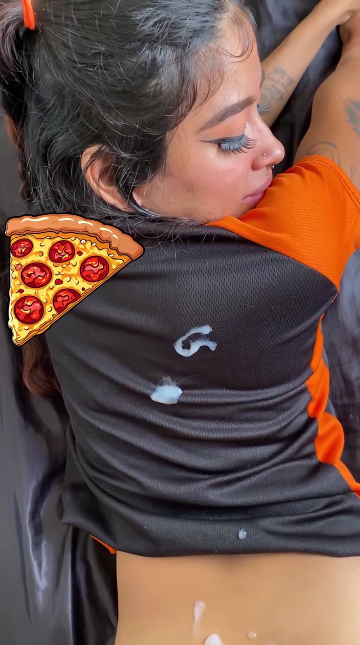 I ordered a Pizza and ended up the Delivery Woman